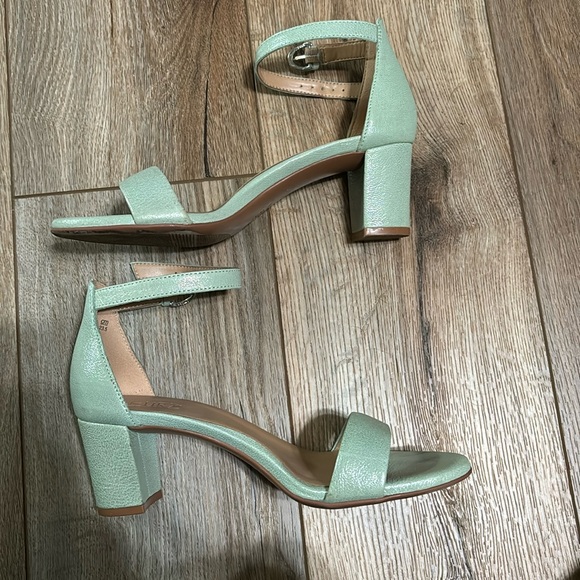 Naturalizer Vera dress sandal heel - spring mint leather size 7 wide - Picture 11 of 12